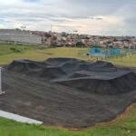 Prefeitura entrega Campo de Futebol Americano e pista de Pump Track no Complexo Rei Pelé neste domingo (12)